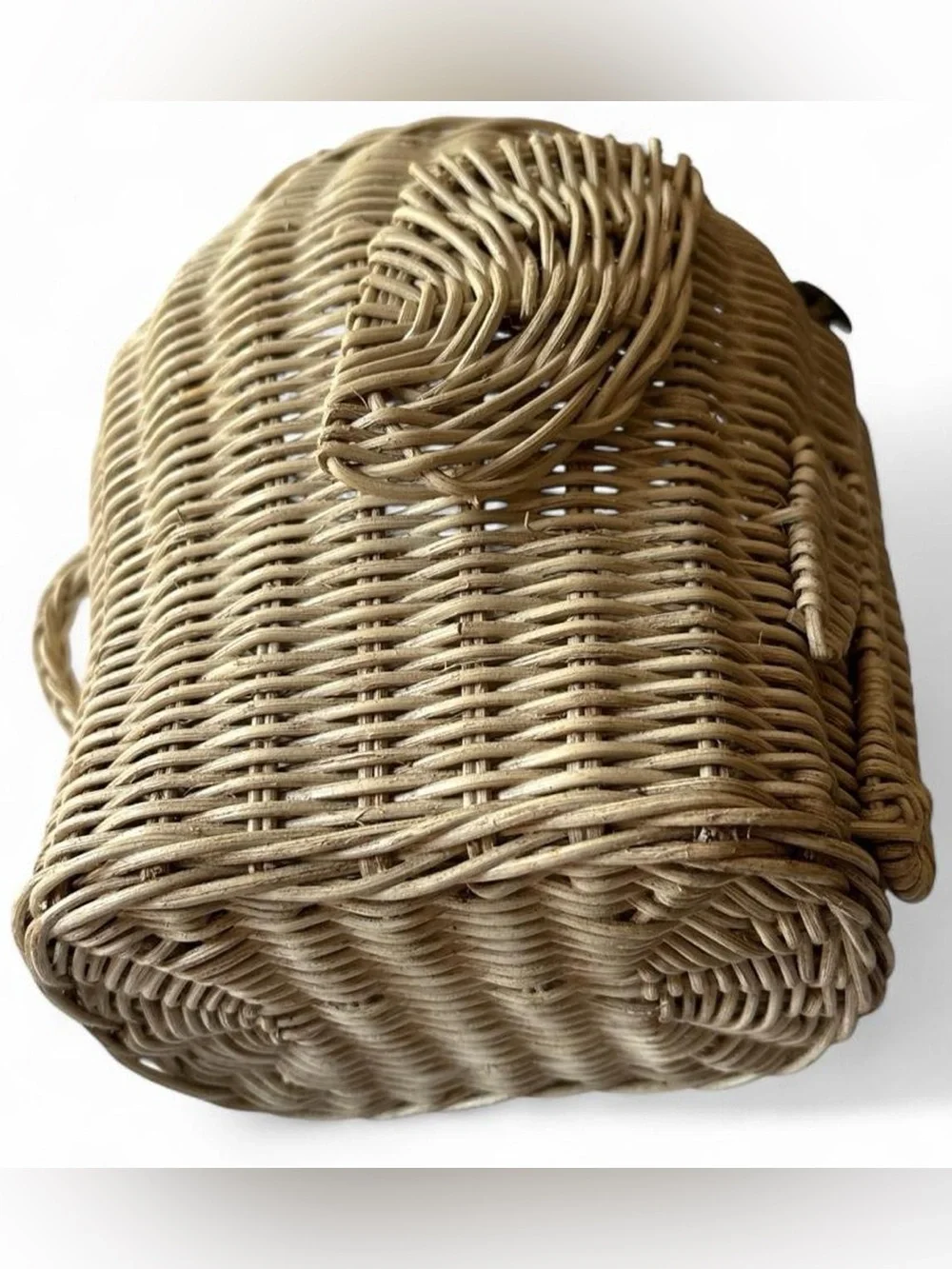 Woven Rattan Elephant Basket - Natural Beige with Dark Button Eyes